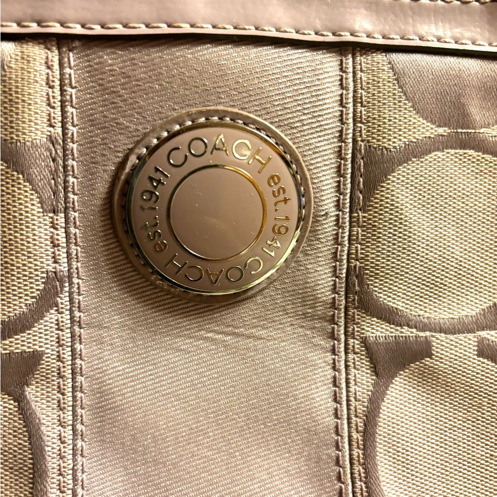 Lavendar coach bag - Picture 4 of 9